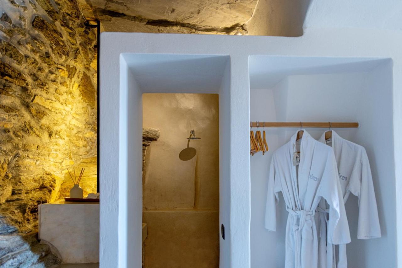 Living Theros Luxury Suites Kardhianí 객실 사진